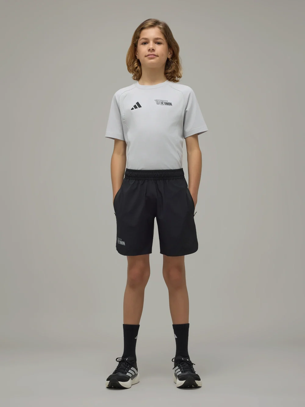 adidas Kinder Ausgehshorts schwarz - Team 26/27 - Image 3