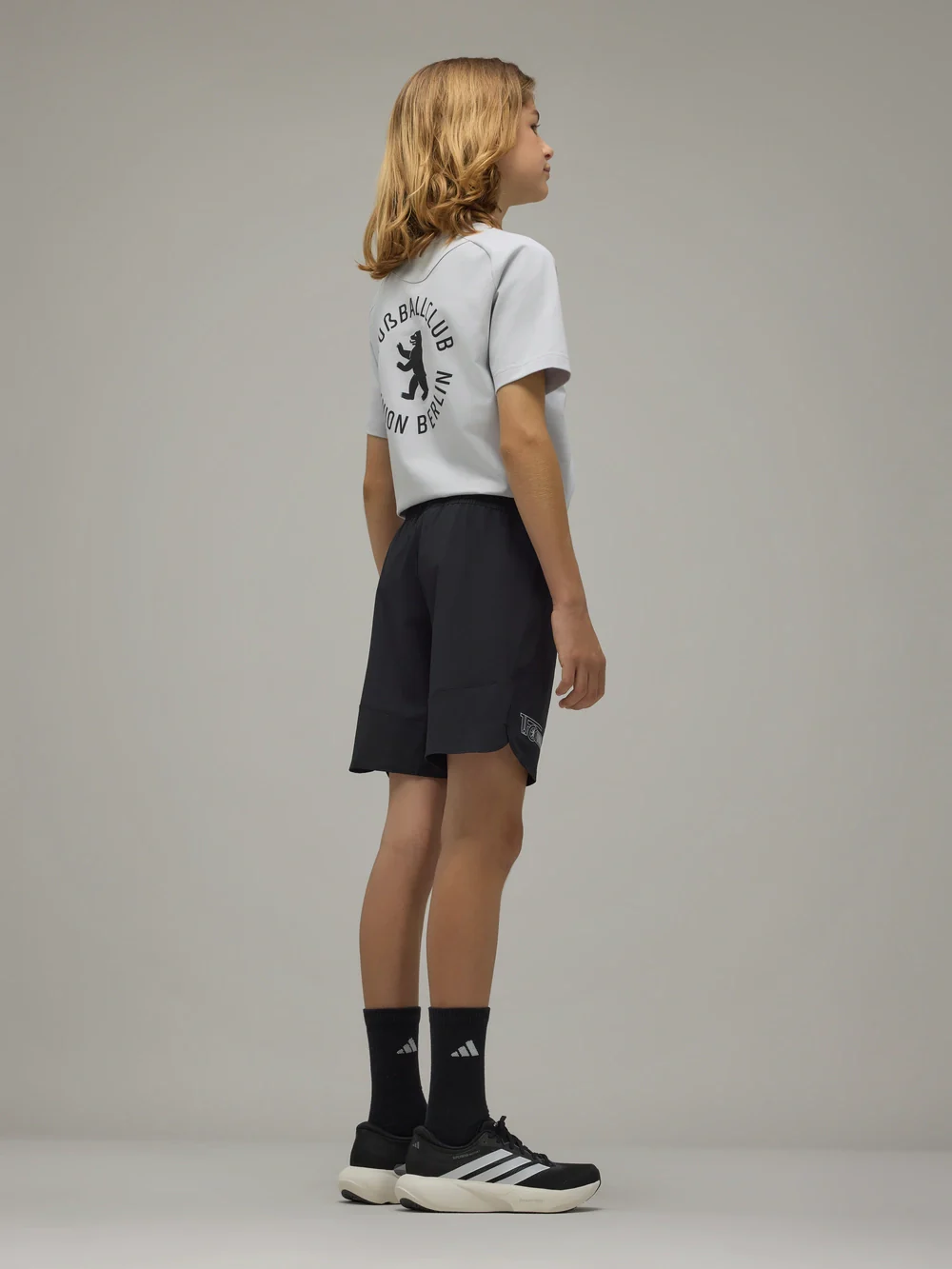 adidas Kinder Ausgehshorts schwarz - Team 26/27 - Image 4